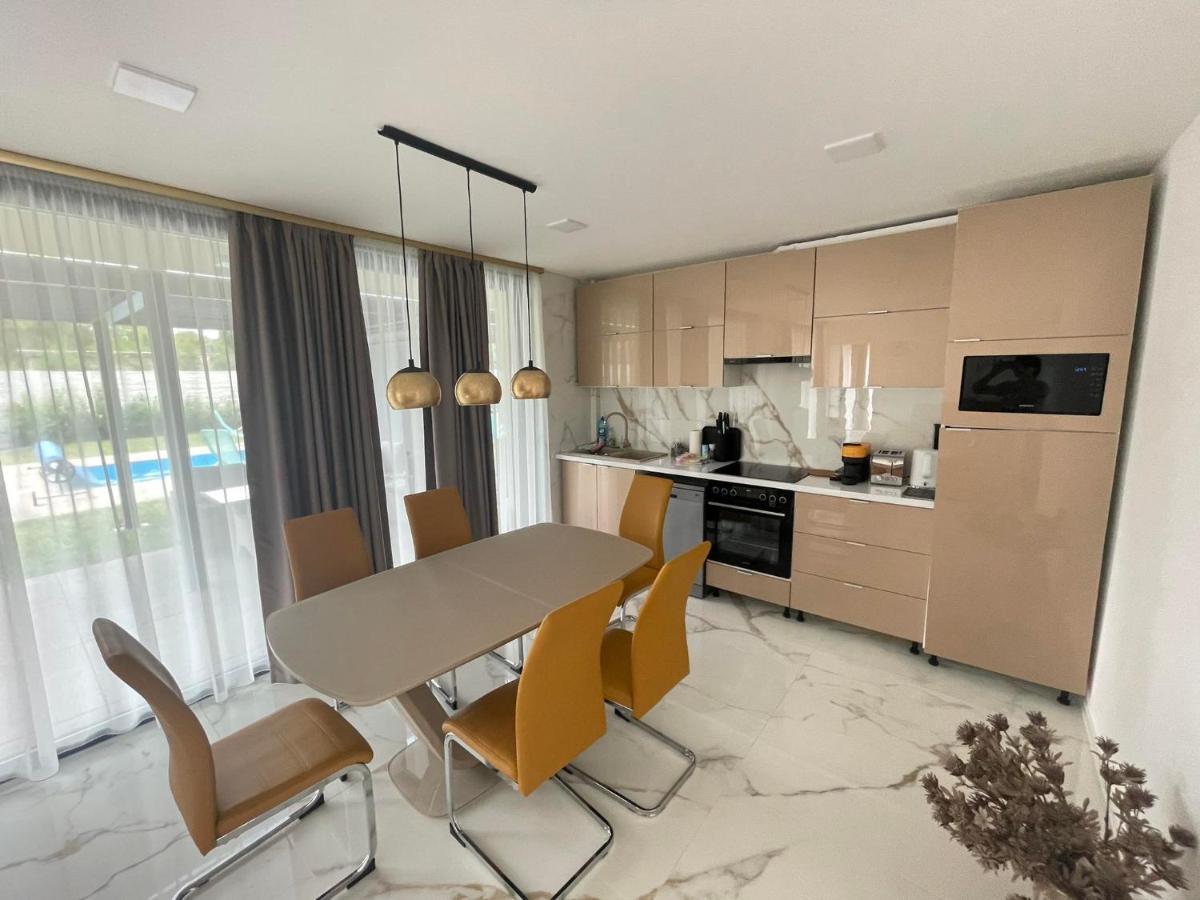 Luxury Apartments In Balatonalmadi, Almadi Lux Apartman III - Pure Gold Exterior photo